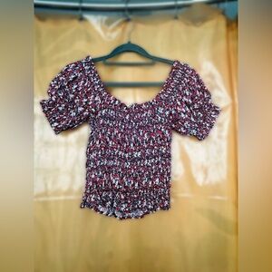 Self Contrast - red/blue/white Floral Puff Sleeve Smocked Cropped Top - XSP